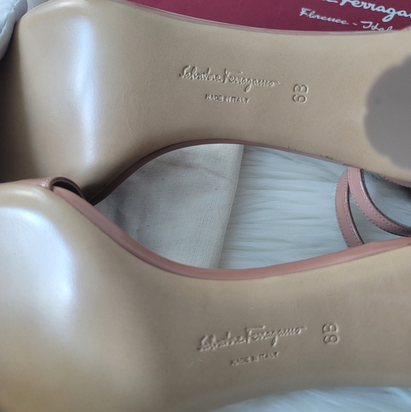 NEW Salvatore Ferragamo Tursi Heels Sz 6 - Picture 8 of 16